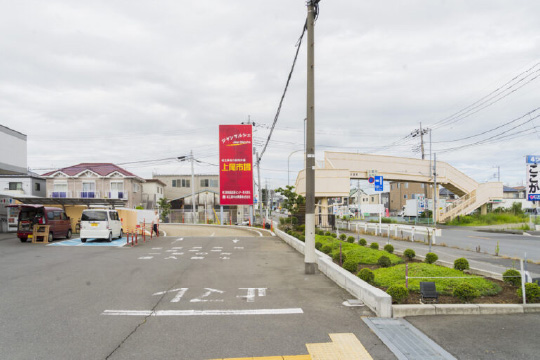 ⑦左手に「上尾市場」があります。